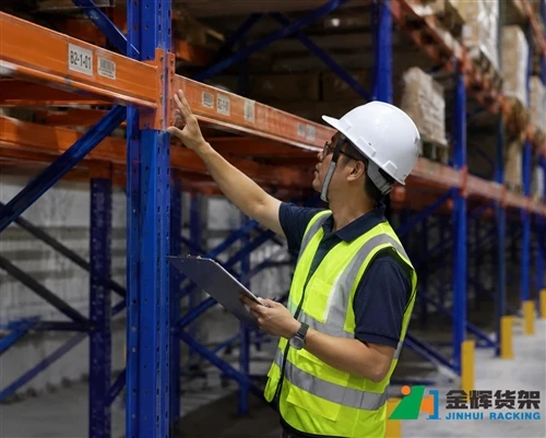 Danh sách kiểm tra giá đỡ pallet: Những gì người quản lý kho nên kiểm tra thường xuyên