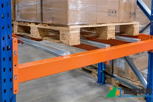 Giá đỡ pallet Giá đỡ pallet: Loại, Công dụng và Cách chọn chúng